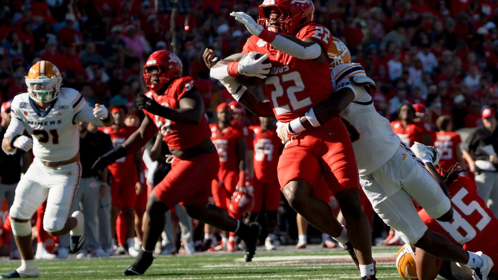 Scottre Humphrey getting tackled
