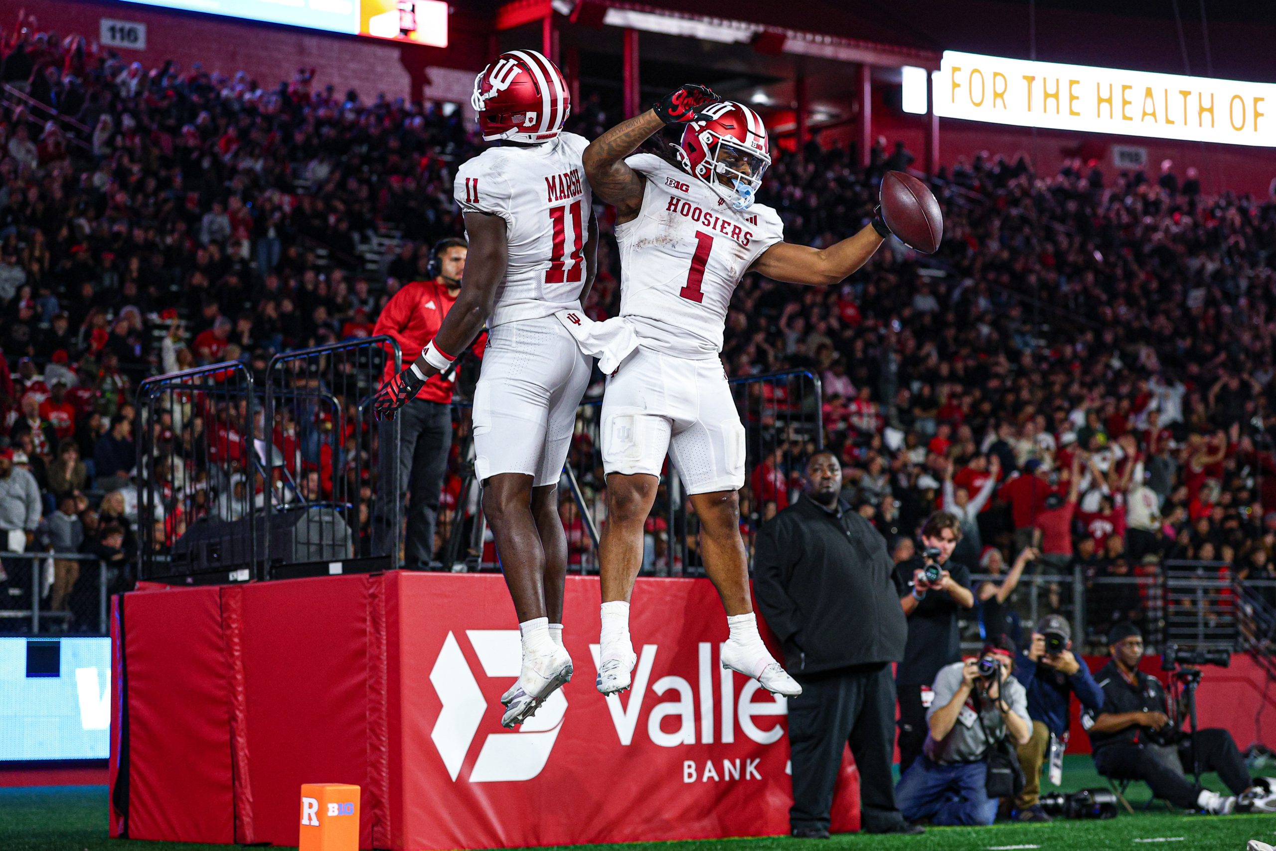 College Football Parlay Picks Week 6: Three Legs Targeting +486