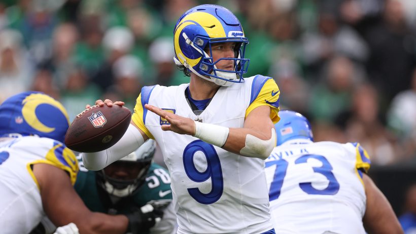 Matthew Stafford throwing a pass