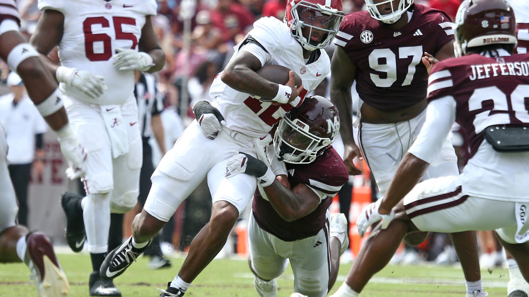 Alabama quarterback Keelon Russell carries the ball against Mississippi State