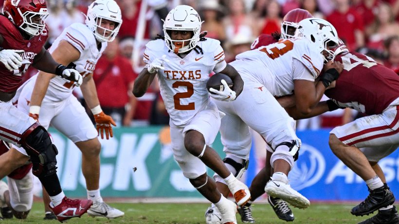 Hollywood Smothers breaks a big run vs Oklahoma.