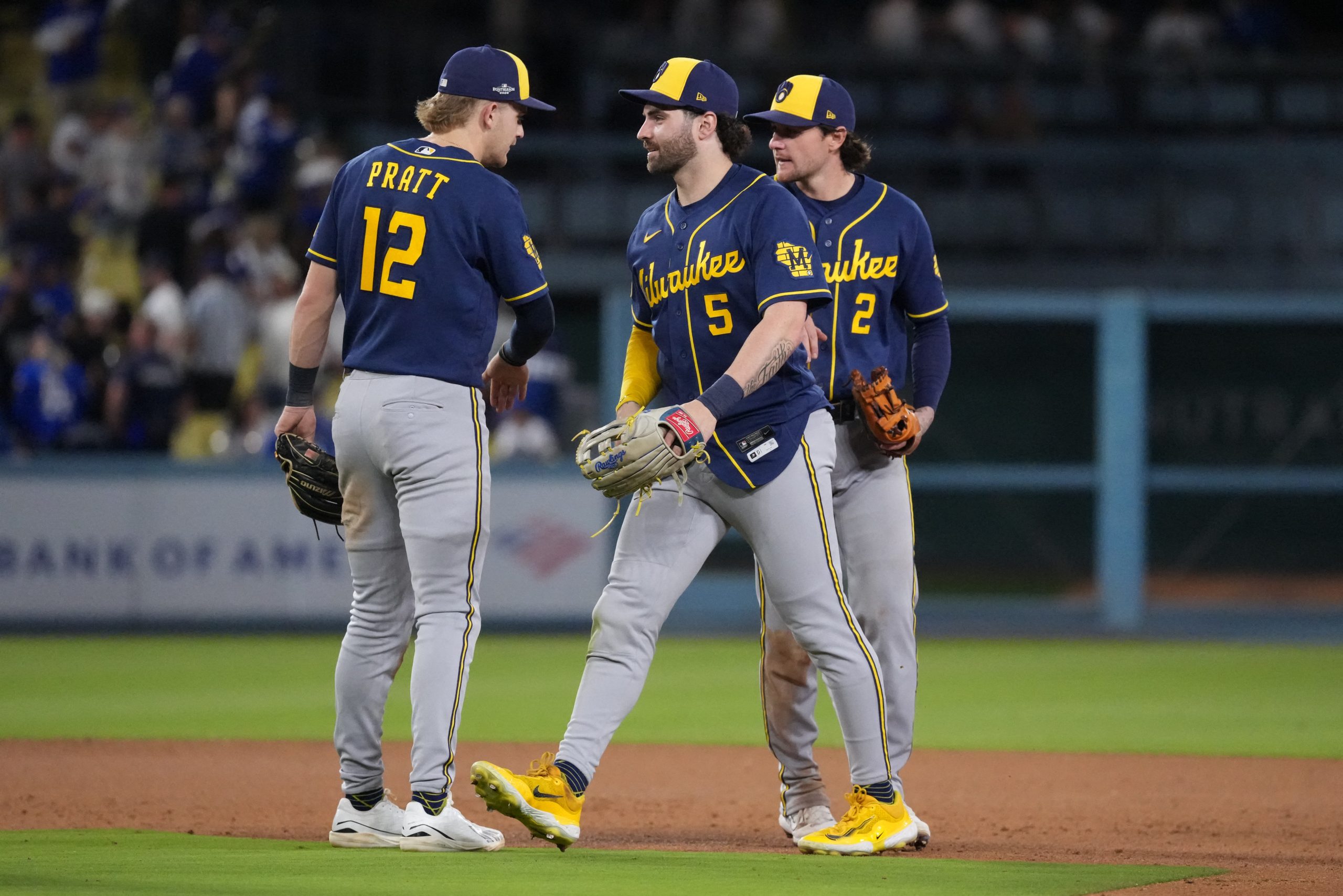 FINAL Brewers/Dodgers Predictions & Closing Odds (Game 4)