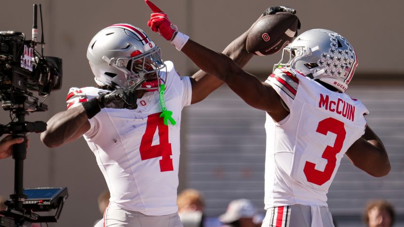 The Ohio State Buckeyes celebrate a touchdown vs Indiana.