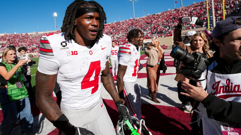 Jeremiah Smith walks off the field after an Ohio State win.