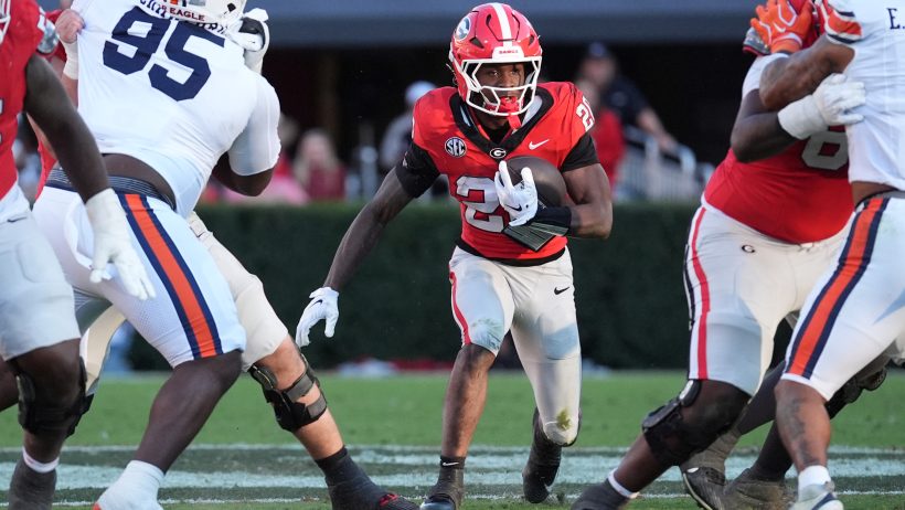 Georgia running back Dwight Phillips Jr. carries the ball against Auburn