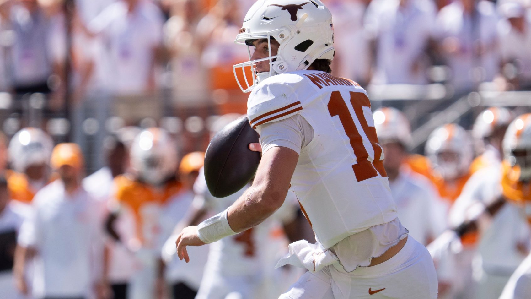 Texas quarterback Arch Manning looks for a receiver ahead of Week 6 college football