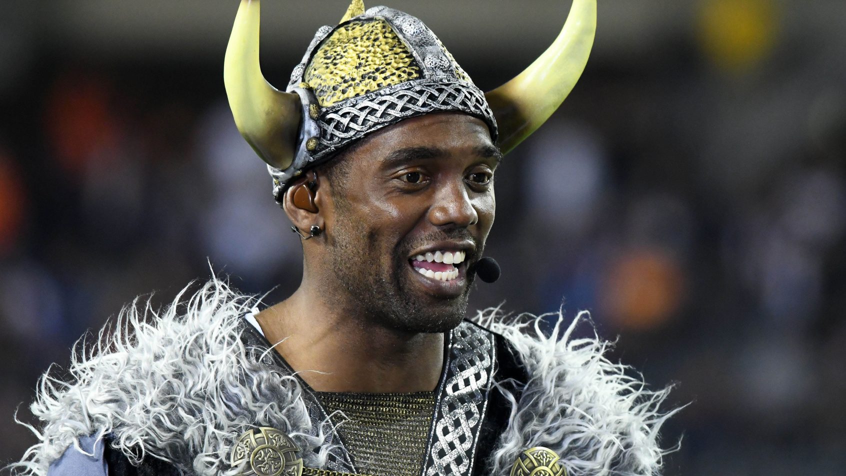 Randy Moss Thanksgiving wearing Viking hat