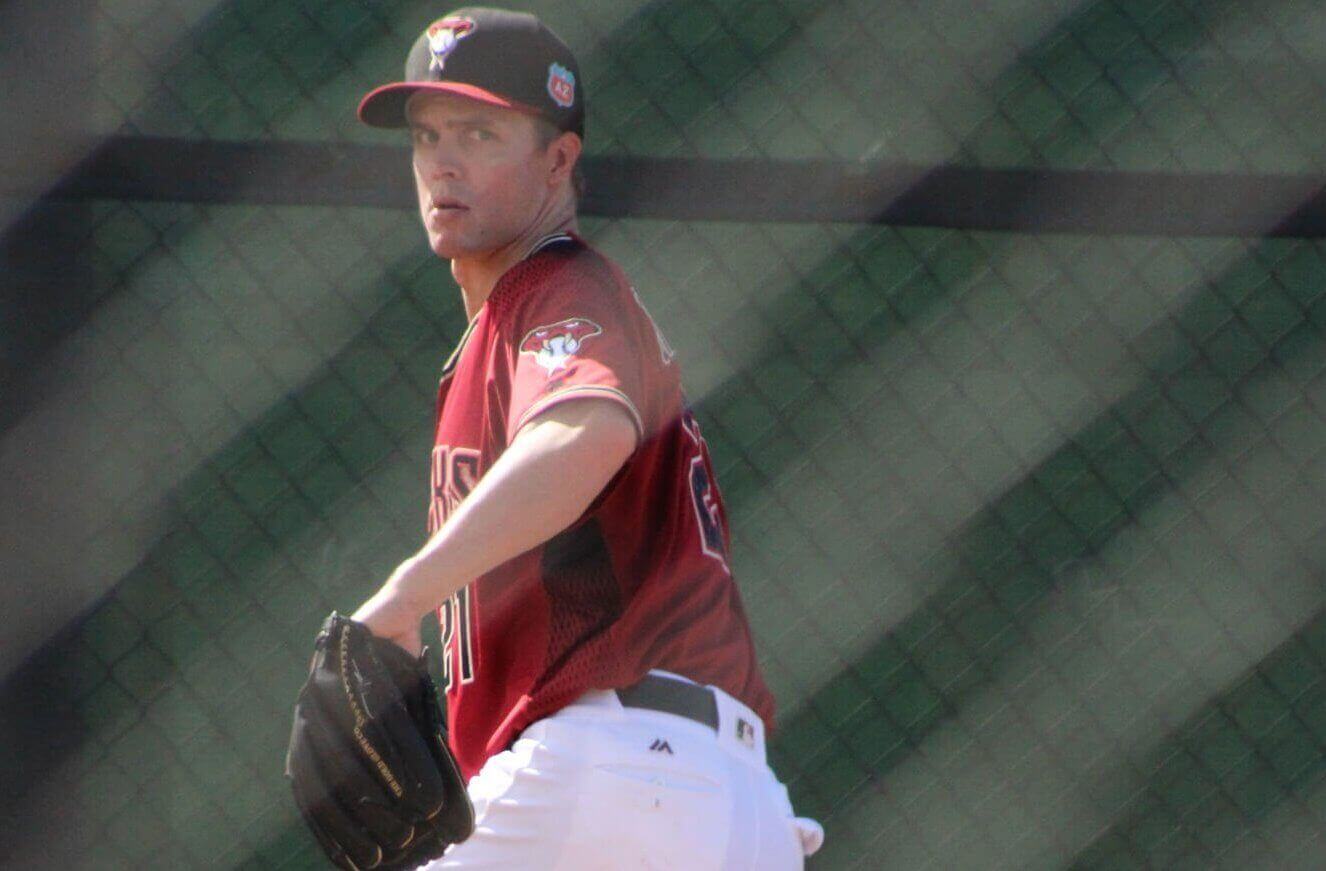 Zack Greinke warming up in bullpen