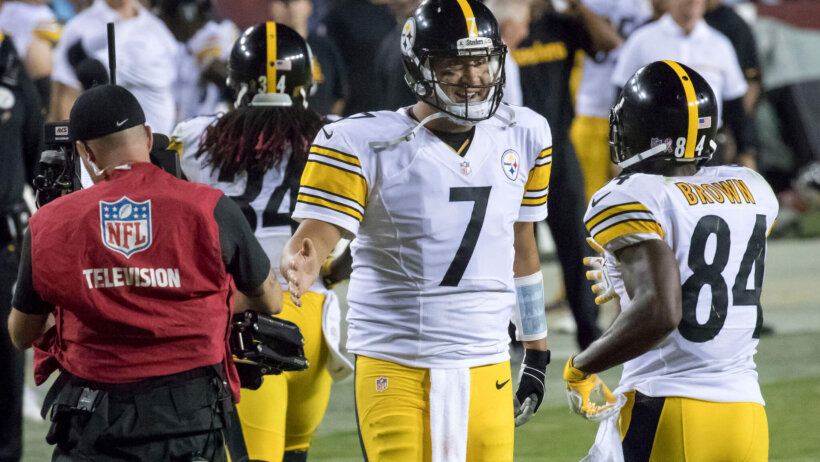 Ben Roethlisberger and Antonio Brown celebrating