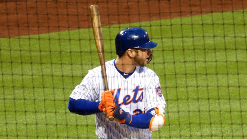 Pete Alonso in the on-deck circle