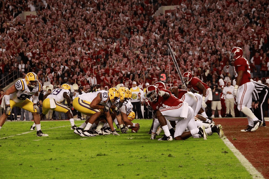 Alabama vs LSU lining up for play at the goal line