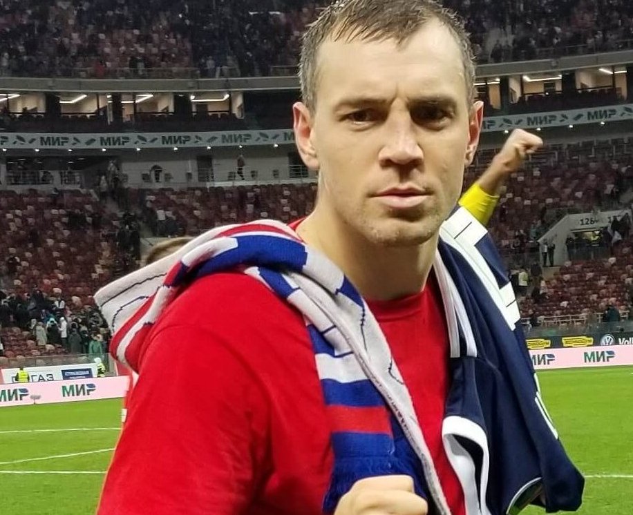 Artem Dzyuba celbrats another important goal for Russia