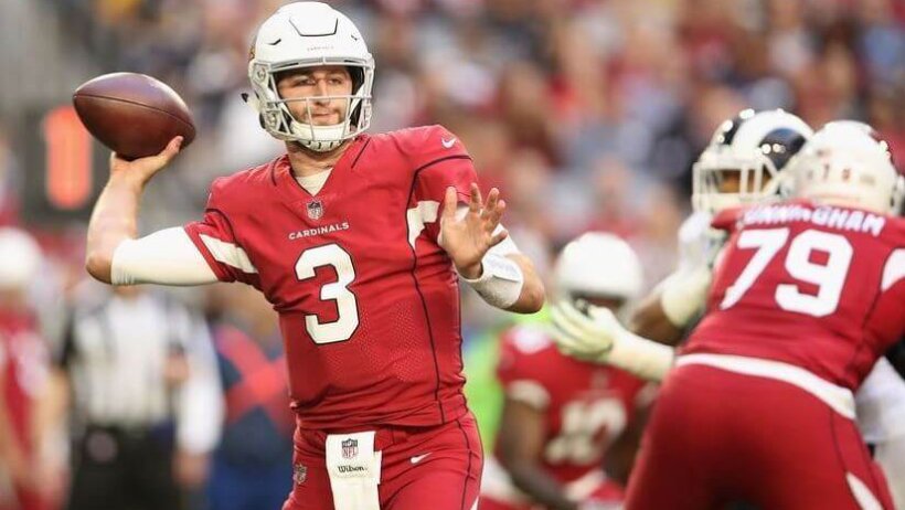 Arizona QB Josh Rosen throwing a pass.