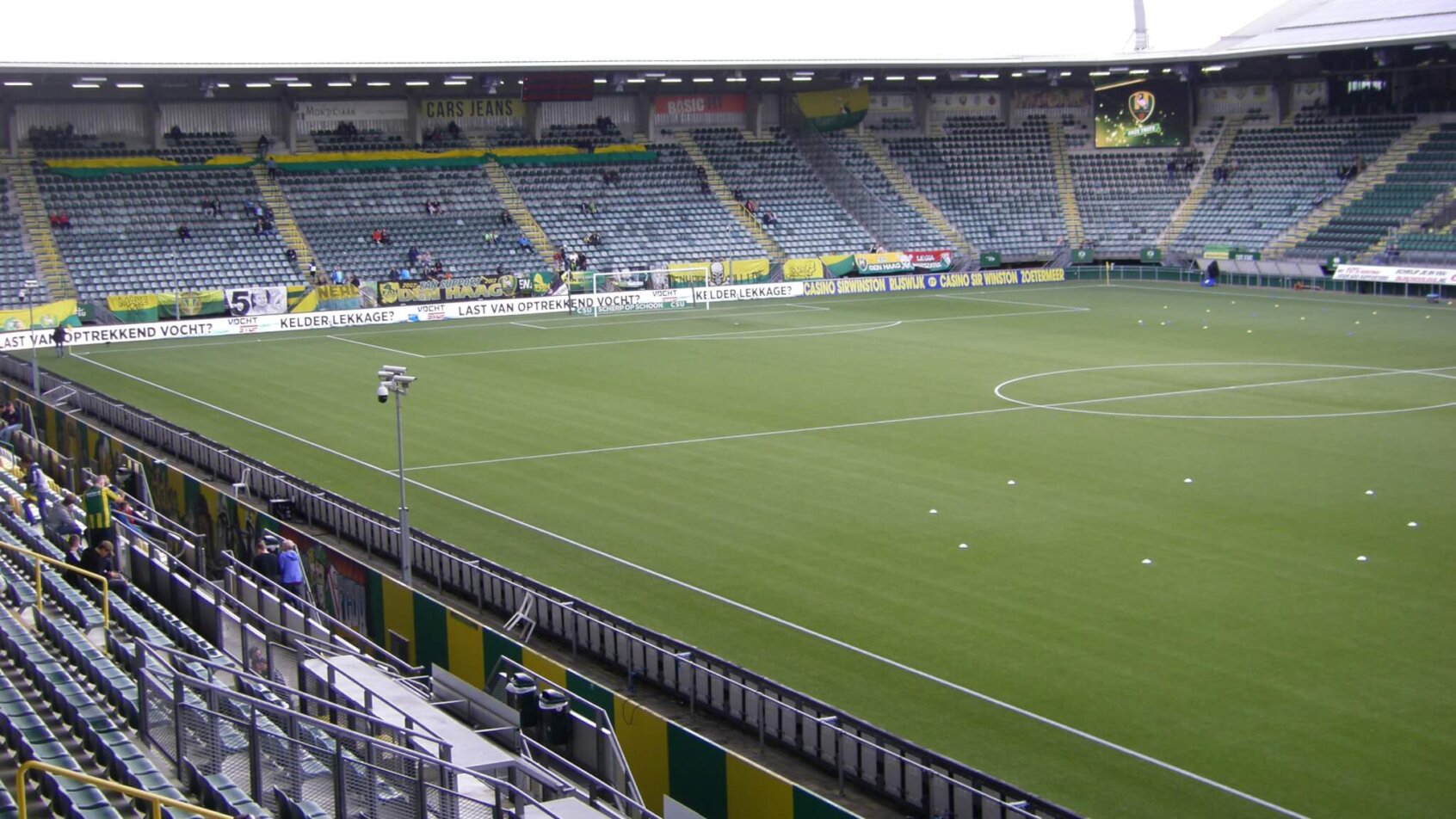 Cars Jeans Stadion