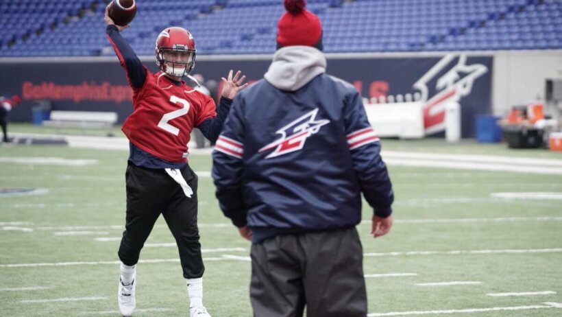 Johnny Manziel throwing