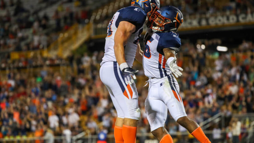 Orlando Apollos celebrate a touchdown