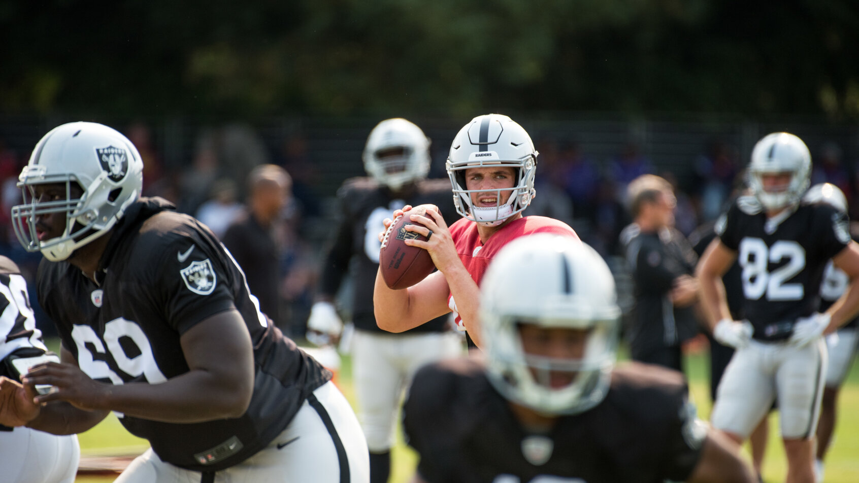 Oakland Raiders quarterback Derek Carr in practice.