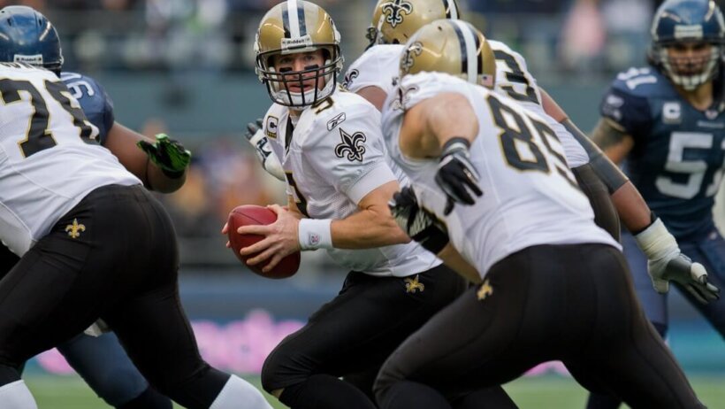 Drew Brees pulls back in the pocket.