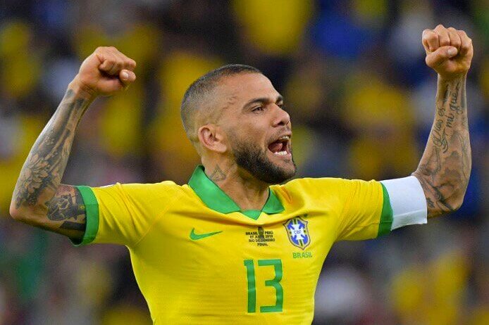 Dani Alves is looking for a new club