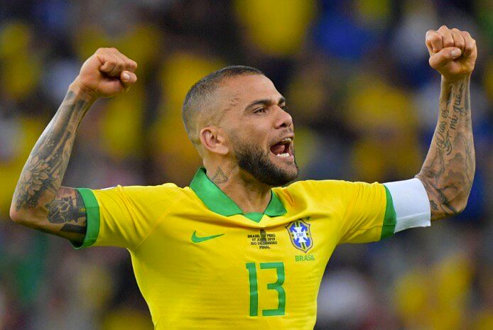 Dani Alves is looking for a new club