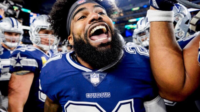 Zeke Elliott celebrating