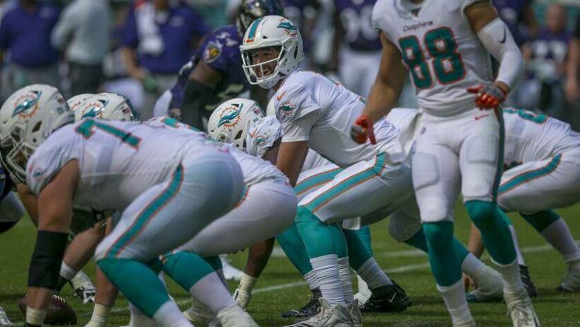 Miami Dolphins at line of scrimmage