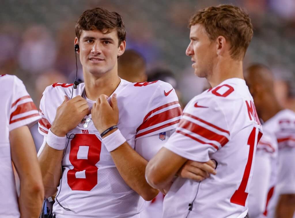 Daniel Jones on NYG sideline