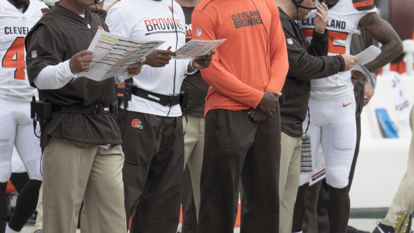 Hue Jackson on the Browns sideline in 2016.