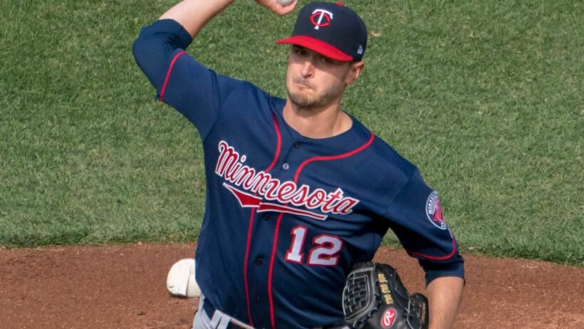 Jake Odorizzi delivers pitch