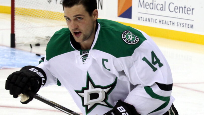 Dallas Stars captain Jamie Benn during warmup