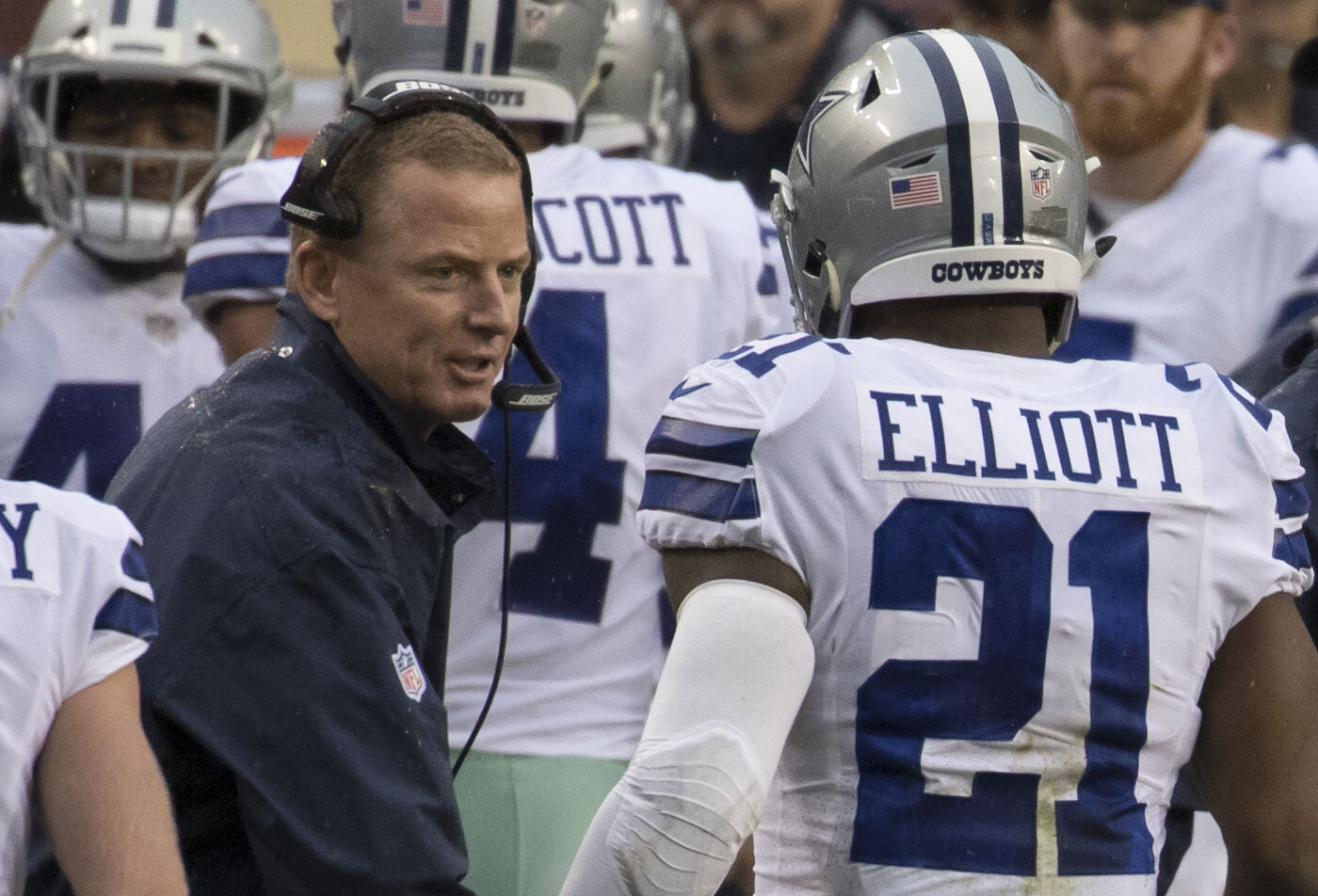 Ezekiel Elliott heading to the sideline