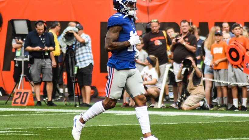Odell Beckham warming up