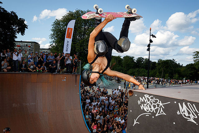 skateboarder_lizzie_armanto_in_action_-_denmark_2015