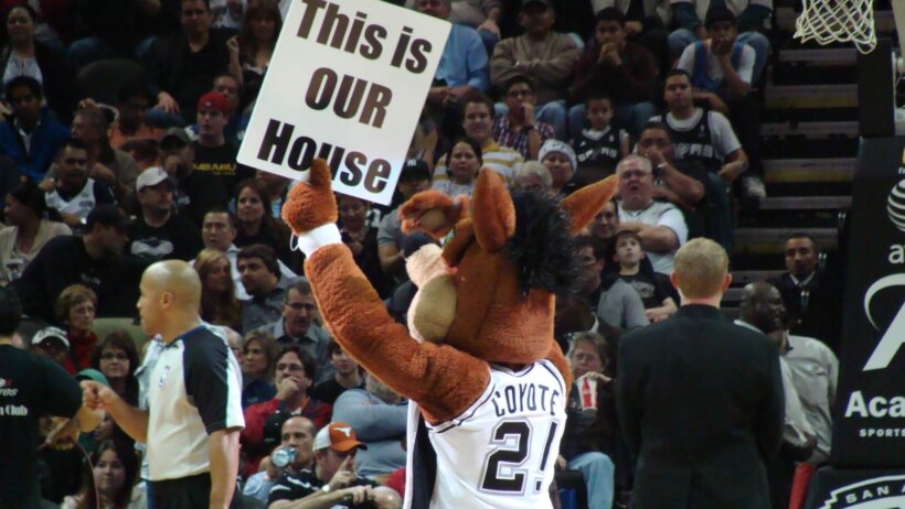 San Antonio Spurs mascot