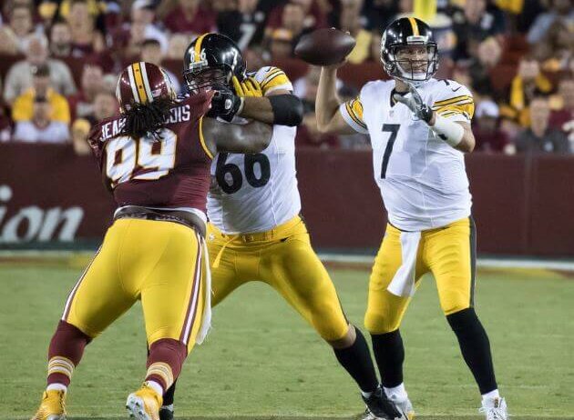 Steelers QB Ben Roethlisberger throwing a pass
