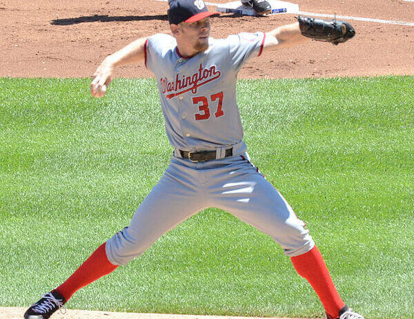 Stephen Strasburg pitching for the Nationals