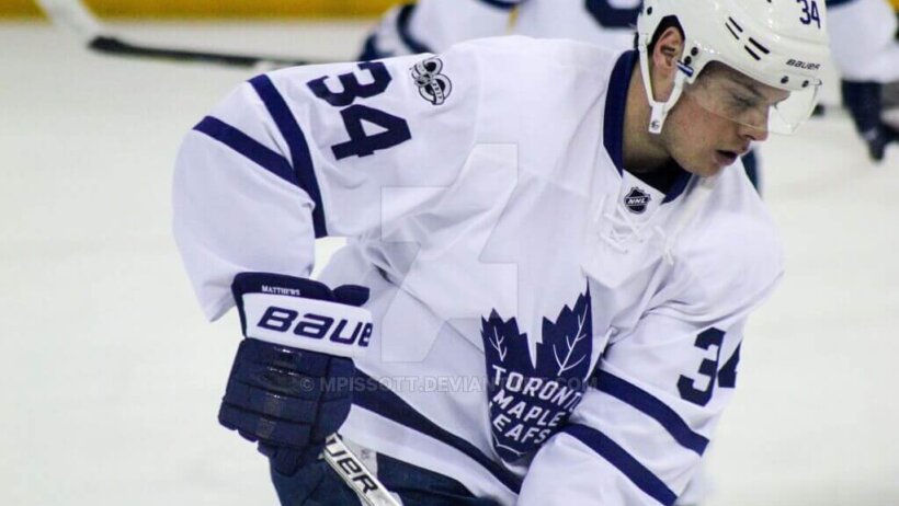 Auston Matthews stickhandling