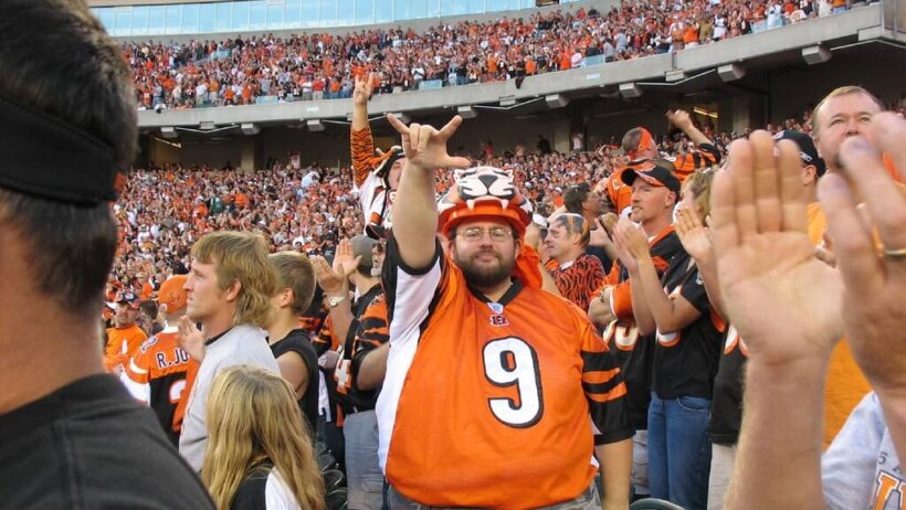 Cincinnati Bengals fans cheering