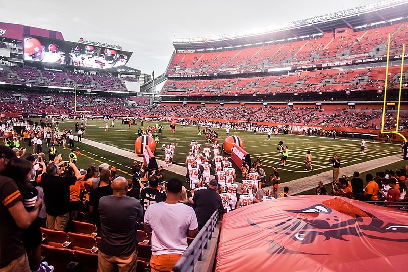 Cleveland Browns entering the stadium.