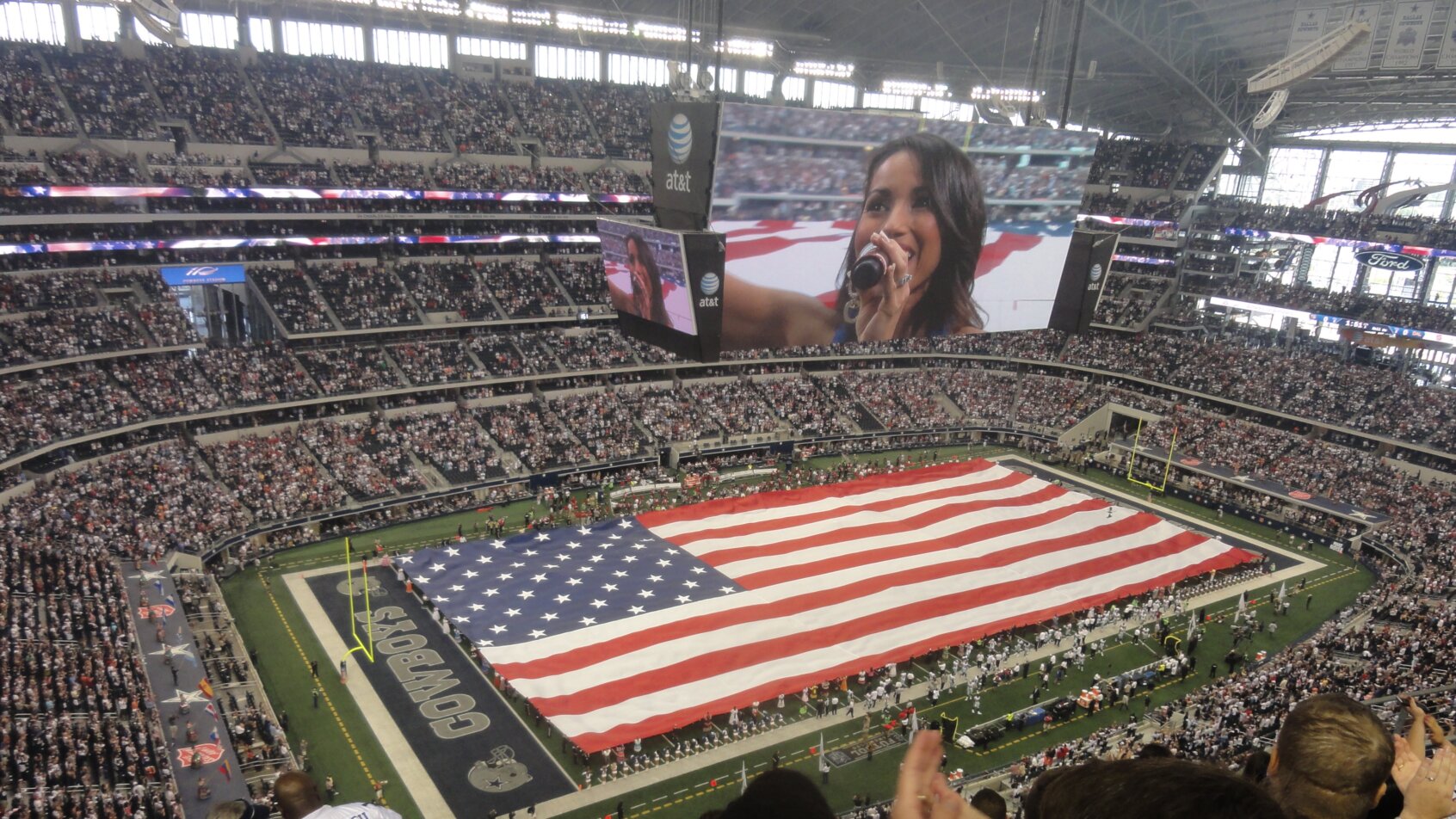 Anthem singing Dallas Cowboys stadium