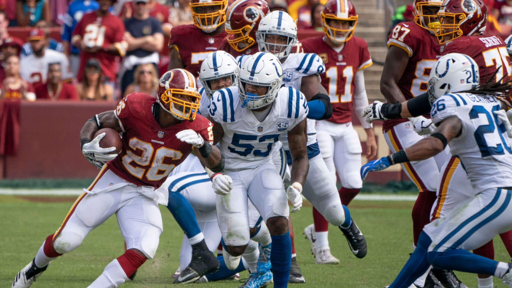 Indianapolis Colts LB Darius Leonard pursuing ball-carrier.