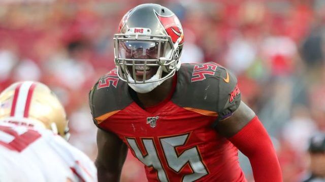 Buccaneers rookie LB Devin White at the line of scrimmage