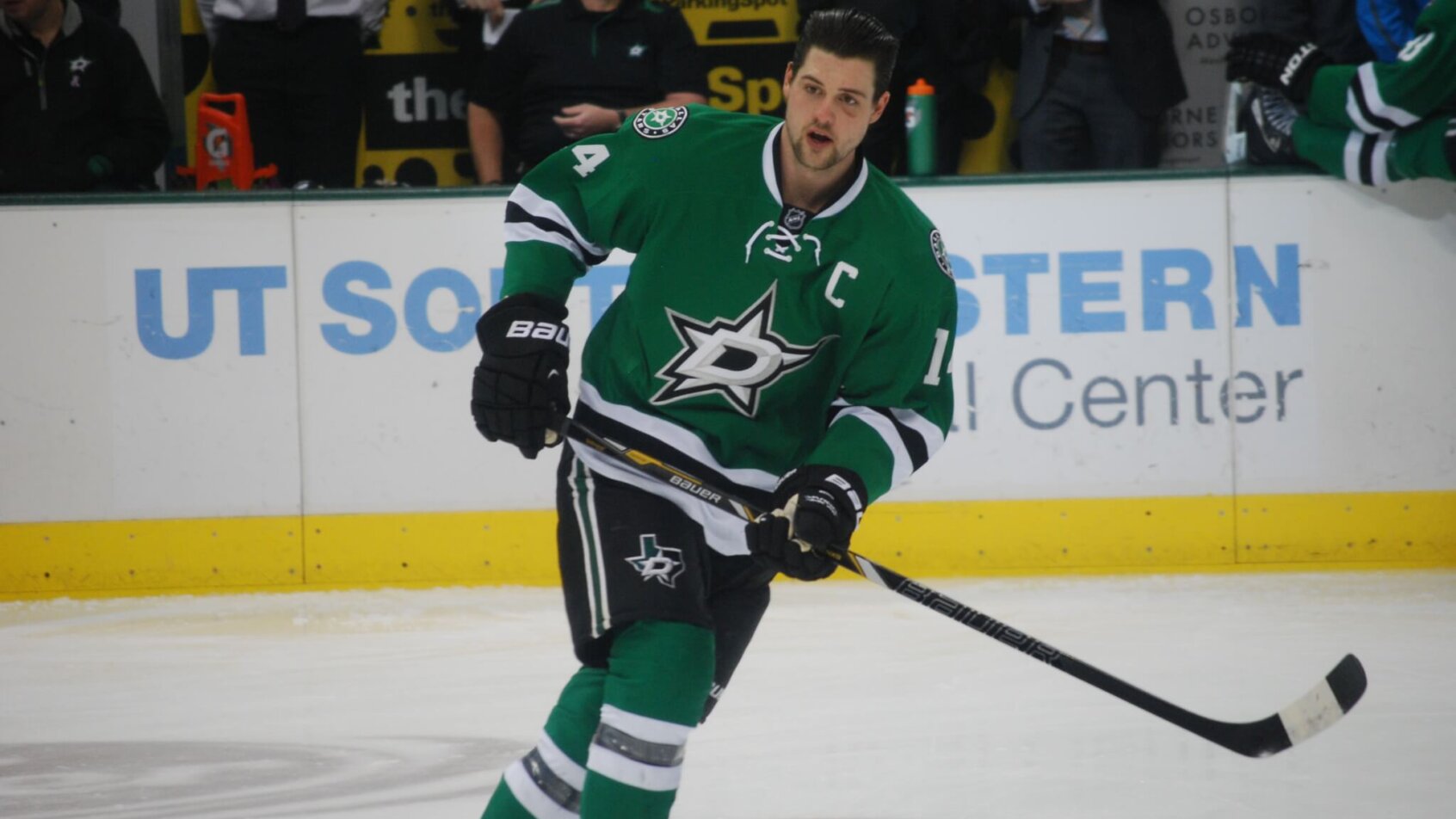 Jamie Benn warming up with the Dallas Stars