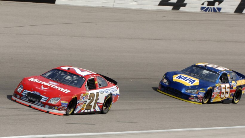 NASCAR Quaker State 400 action.
