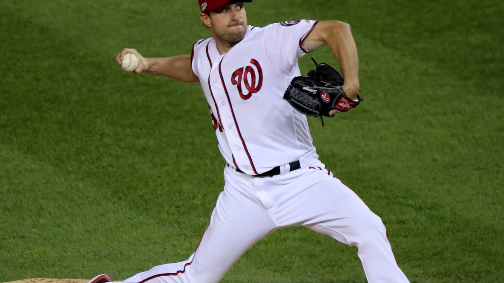 Max Scherzer pitching for the Nationals