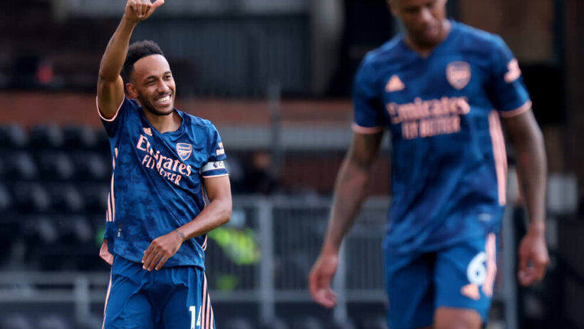 Aubameyang celebrates