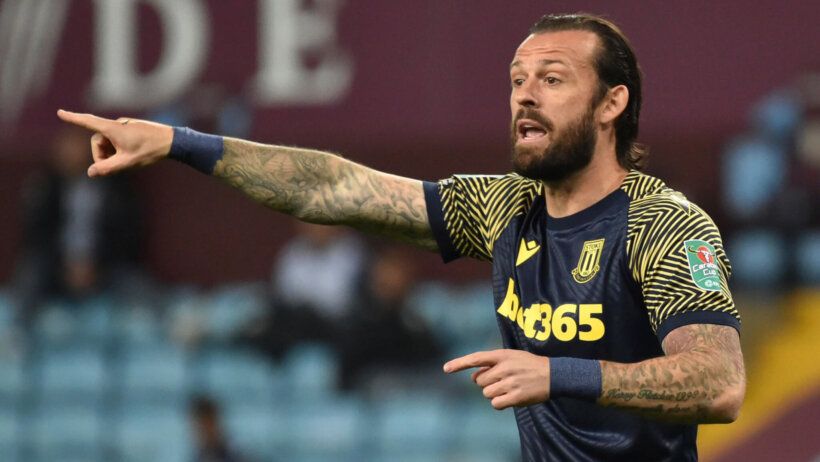 Stoke's Steven Fletcher will play in the Sky Bet Championship Matchday 18