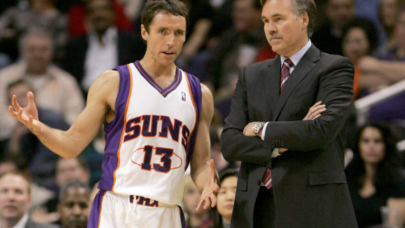 Steve Nash talking to Mike D'Antoni