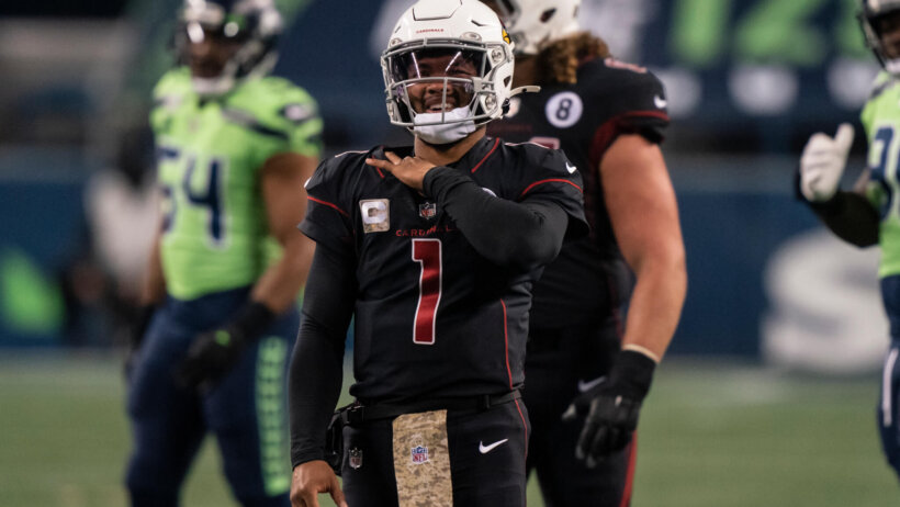 Kyler Murray holding on to throwing shoulder