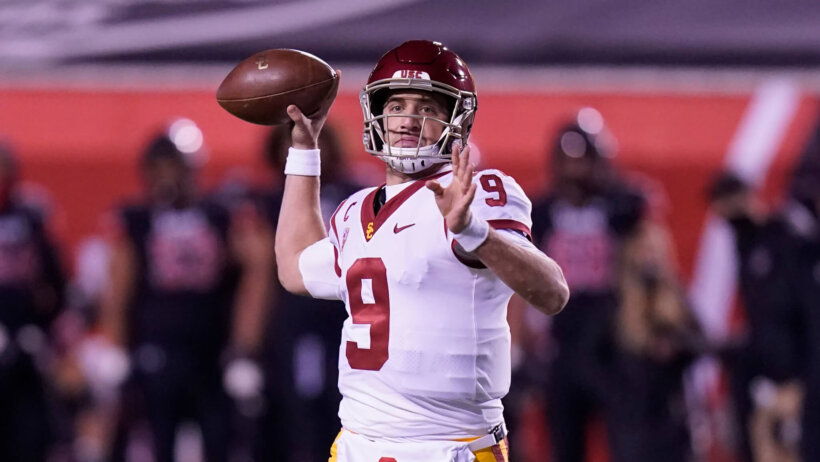 Kedon Slovis throwing